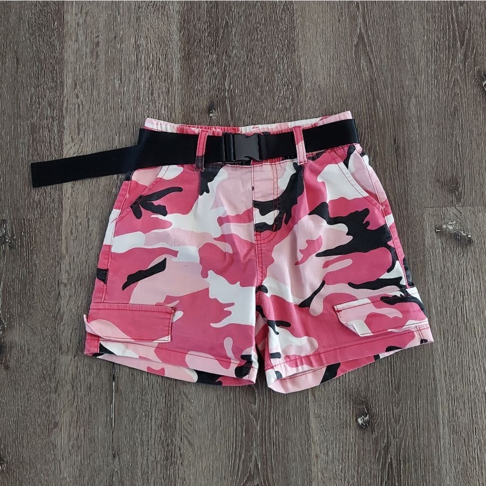 V.I.P High Rise Pink Camo Cargo Shorts Size 5 / 27